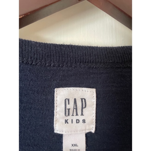 💕GapKids Boy Long Sleeve Crewneck Kangaroo  Pocket Top - Picture 4 of 6